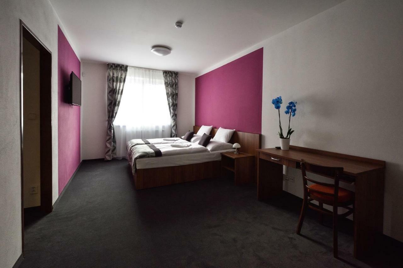 Hotel Rysavy Vemyslice Экстерьер фото